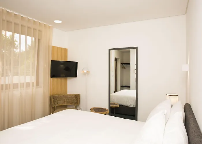 Gasthuis Bo - Alvares Cabral Porto